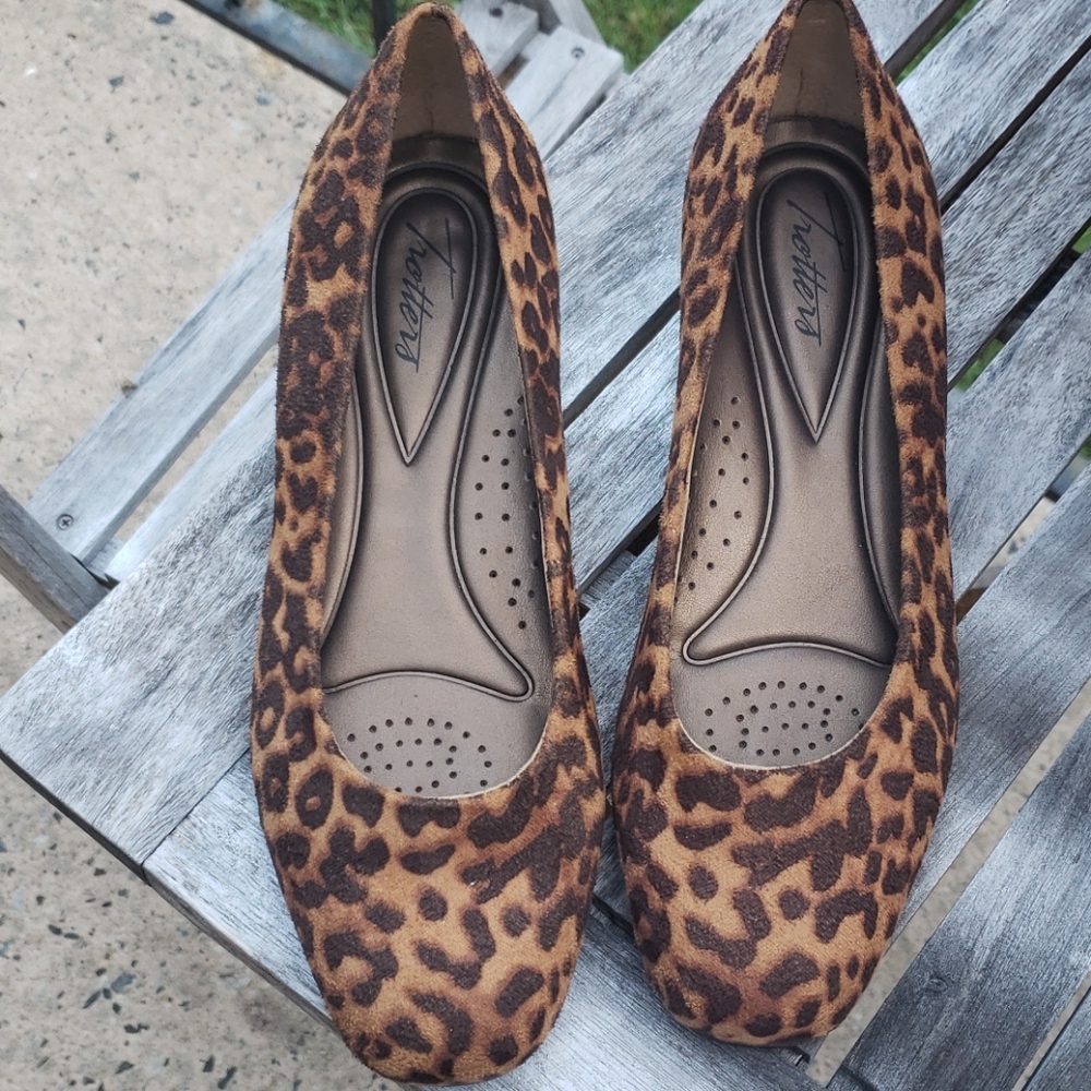 Cheetah Print Trotters, small wedge